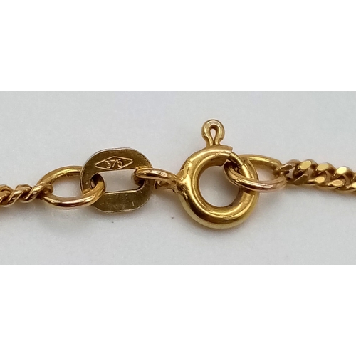 1016 - A 9K Yellow Gold Thin Figaro Link Necklace. 40cm. 3.11g.