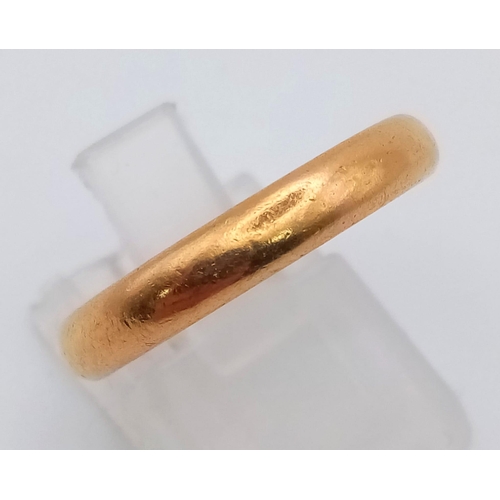 52 - A Vintage 22k Yellow Gold Band Ring. Size N. 8.33g.