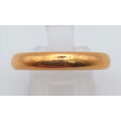 52 - A Vintage 22k Yellow Gold Band Ring. Size N. 8.33g.