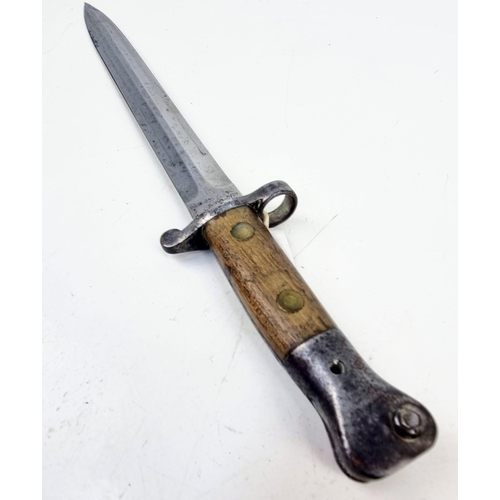 893 - An Antique P1888 Short Bayonet with Scabbard for the Enfield Rifle. Markings on blade: R-26, 5.00, 8... 