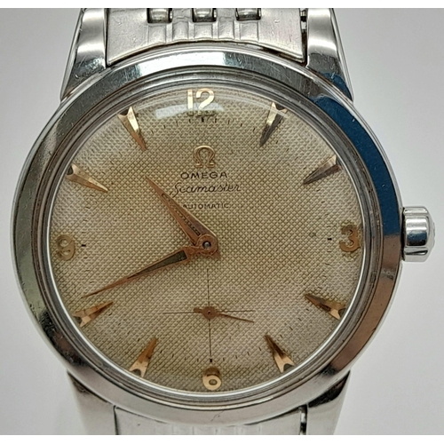 1046 - A VINTAGE OMEGA SEAMASTER AUTOMATIC WATCH IN STAINLESS STEEL WITH HONEYCOMB DIAL.  36mm