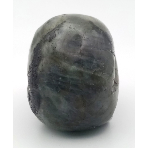 1090 - A Hand-Carved Labradorite Skull Figure. 5cm.