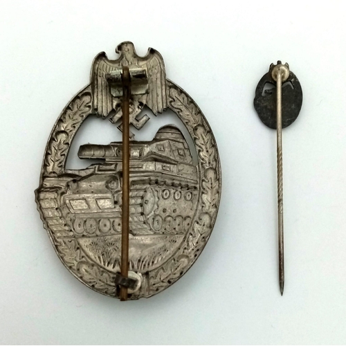 370 - A Cased 3rd Reich Panzer Assault Badge. Very nice crisp example of this private purchase badge.  Goo... 