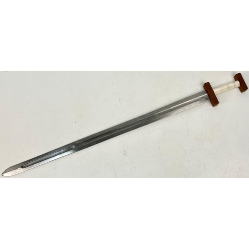 894 - A Vintage Very Good Condition Medieval Style Heavy Steel, Wood and bone Reproduction Long Sword 99cm... 