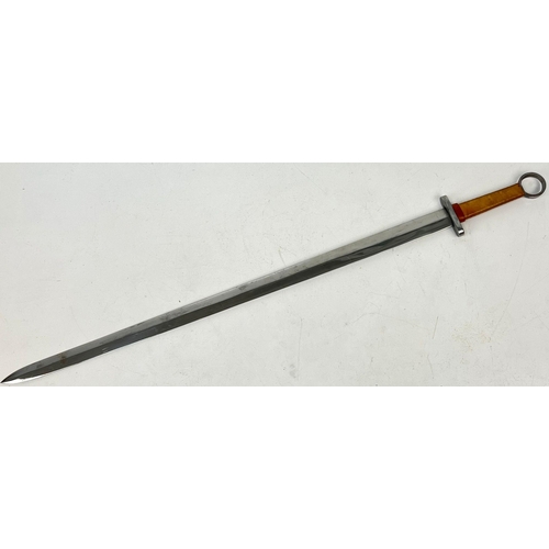 901 - A Vintage Very Good Condition Celtic Style Heavy Steel Reproduction Ring Handle Sword 99cm Long