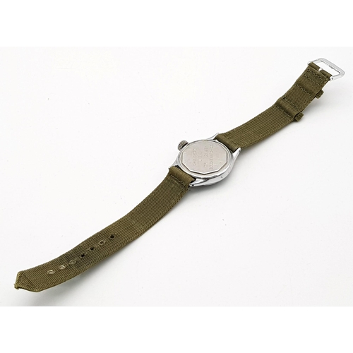 625 - A WWII BULOVA MILITARY SUBDIAL WRISTWATCH WITH MANUAL MOVEMENT AND WEBBING STRAP. FWO   32mm