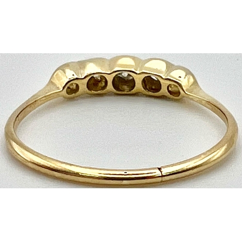 560 - A Classic Victorian 5 Stone Diamond Ring. Set in 18ct Yellow Gold. Ring Size O, Total Weight 1.9 gra... 