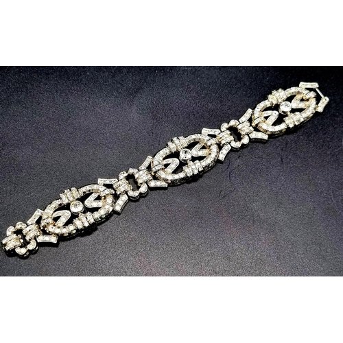 246 - A SPECTACULAR ANTIQUE DIAMOND BRACELET WITH 9ct OF TOP QUALITY DIAMONDS SET IN PLATINUM. 58.8gms