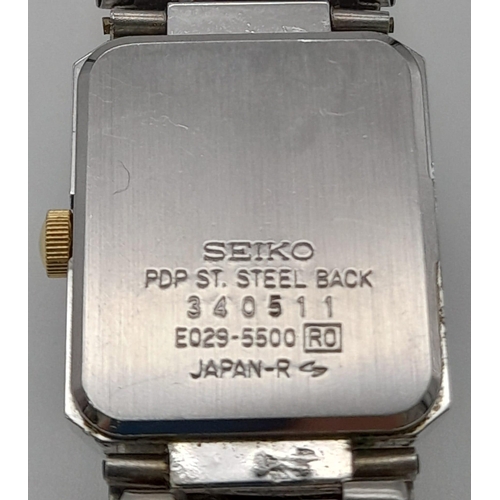 284 - A Rare Seiko Quartz Analogue and Digital Unisex Watch. Expandable Strap with square case - 22 x 22mm... 