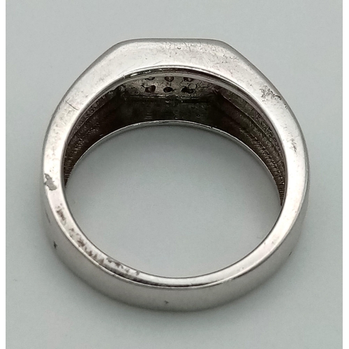 Sterling Silver stone set Style ring. Weighs 8.40g, size T.