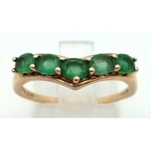 373 - A Green Emerald 10K Gold Gemstone Chevron Ring. Five stones. Size P/Q. 1.81g total weight.