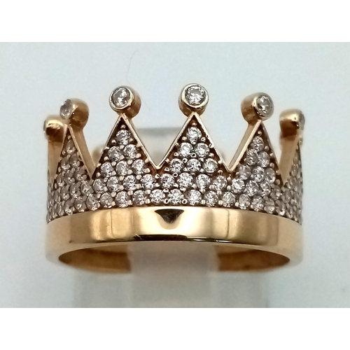 853 - 9K YELLOW GOLD STONE SET CROWN RING, WEIGHT 3.6G SIZE N