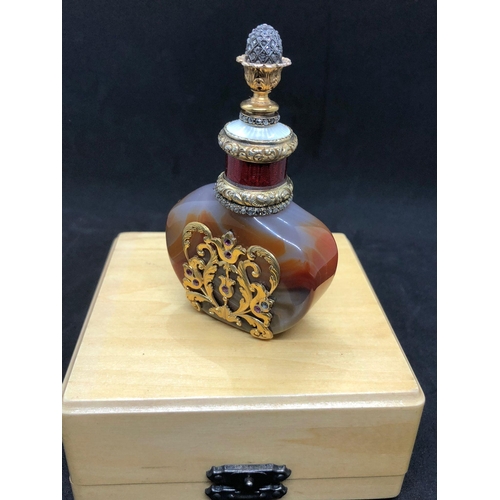 446 - Russian perfume bottle , Silver enamel  with diamonds and rubies and agate set. 
Very good condition... 