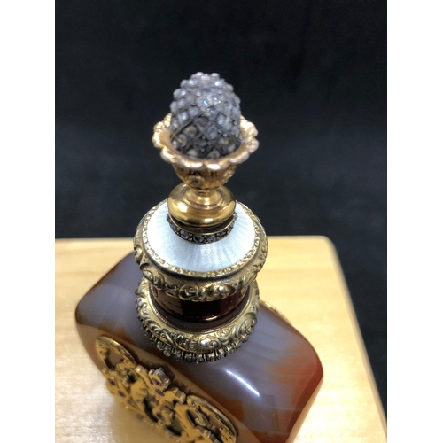 446 - Russian perfume bottle , Silver enamel  with diamonds and rubies and agate set. 
Very good condition... 