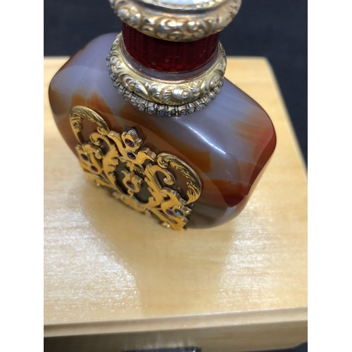 446 - Russian perfume bottle , Silver enamel  with diamonds and rubies and agate set. 
Very good condition... 