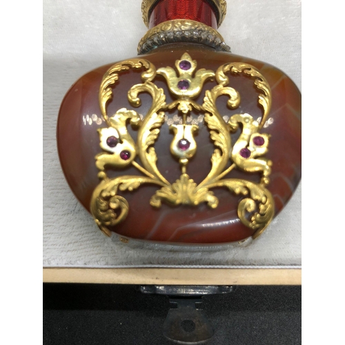 446 - Russian perfume bottle , Silver enamel  with diamonds and rubies and agate set. 
Very good condition... 