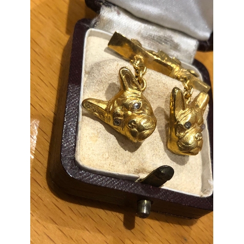 623 - Amazing pair of bulldog cufflinks, Silver gilt and diamonds.

Weight 8.1 grams 
Length of face 1.5cm... 