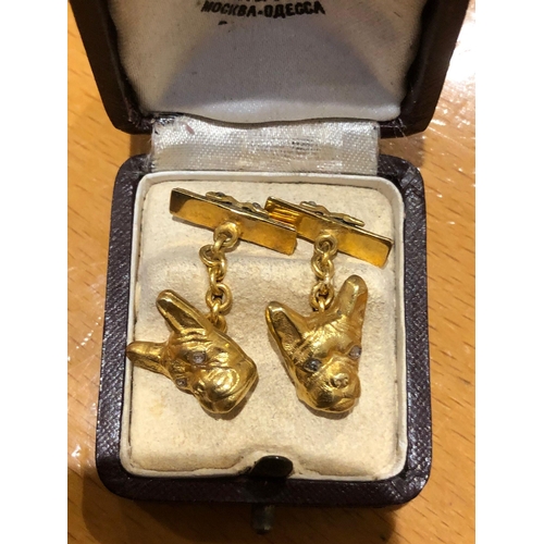 623 - Amazing pair of bulldog cufflinks, Silver gilt and diamonds.

Weight 8.1 grams 
Length of face 1.5cm... 