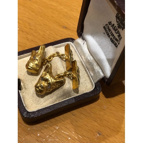 623 - Amazing pair of bulldog cufflinks, Silver gilt and diamonds.

Weight 8.1 grams 
Length of face 1.5cm... 