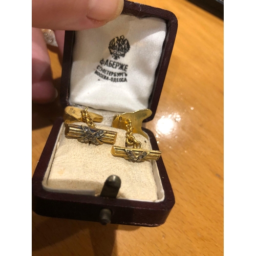 623 - Amazing pair of bulldog cufflinks, Silver gilt and diamonds.

Weight 8.1 grams 
Length of face 1.5cm... 