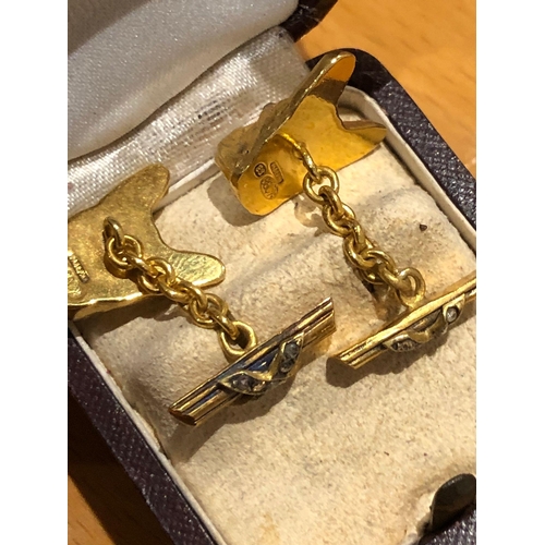 623 - Amazing pair of bulldog cufflinks, Silver gilt and diamonds.

Weight 8.1 grams 
Length of face 1.5cm... 