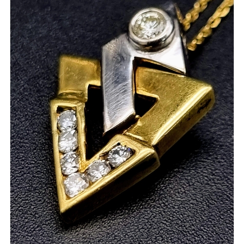 26 - 18K 2 TONE GOLD WITH DIAMOND SET ARROW HEAD PENDANT ON 18K YELLOW GOLD CHAIN, TOTAL WEIGHT 6.9G, 0.1... 