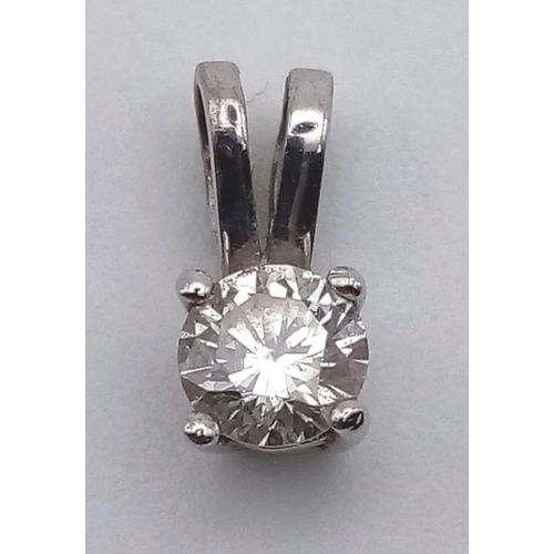 704 - 18K WHITE GOLD DIAMOND SOLITAIRE PENDANT WITH APPROX 0.25CT DIAMOND, WEIGHT 0.5G