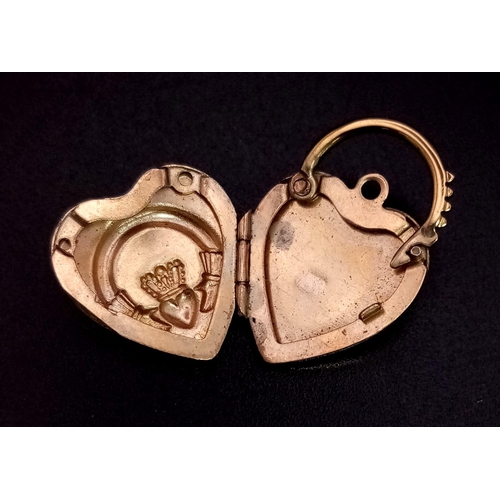 904 - 9K Yellow Gold Claddagh Padlocket Clasp.
Weighs 1.8g