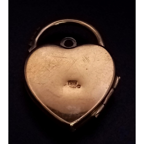 904 - 9K Yellow Gold Claddagh Padlocket Clasp.
Weighs 1.8g