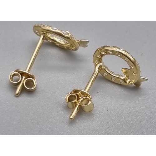 721 - 18K Yellow Gold stone set Butterfly Stud Earrings. 
Weighs 1.14g