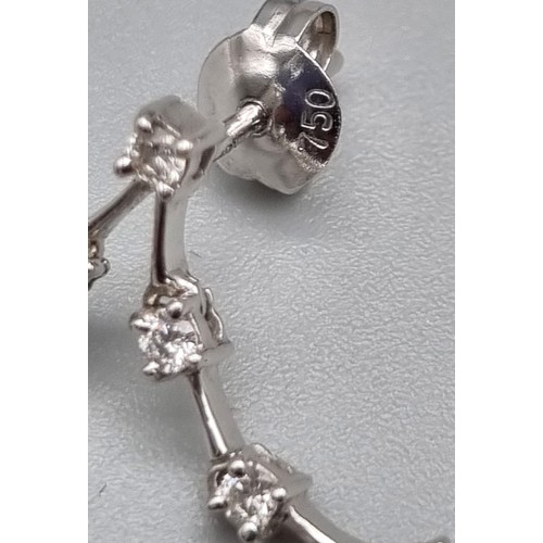 779 - 18k White Gold set drop earrings 0.20ct Diamonds, Weighs 2g