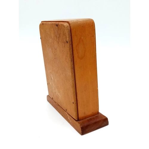 1108 - A Wonderful Vintage Manuel-Wind Wooden Desk Calendar. Day, date and month. 14cm tall.