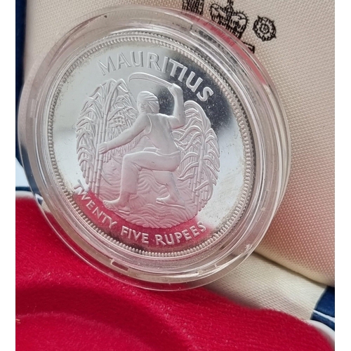 572 - A Mauritius 25 Rupees Commemorative Proof Silver Crown - celebrating Queen Elizabeth II Jubilee. Com... 