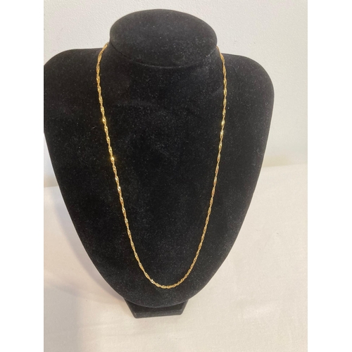 84 - Beautiful 9 carat Yellow GOLD ‘TWIST’ NECKLACE/CHAIN. 2.85 grams.  19” (48 cm).