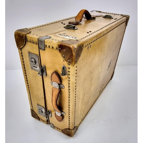 274 - A 1950s Vintage Cruise Liner Wardrobe Trunk Case - Complete with coat hangers! Comes with two Cunard... 