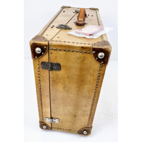 274 - A 1950s Vintage Cruise Liner Wardrobe Trunk Case - Complete with coat hangers! Comes with two Cunard... 