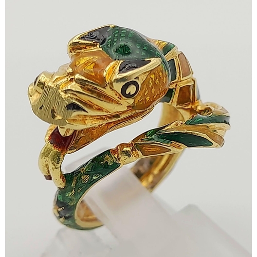 71 - 18k Yellow Gold Enamelled Snake Ring. Size K, weighs 11.4g in total.