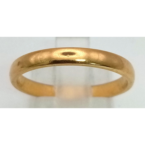 36 - A 22K Yellow Gold Band Ring. Size R. 4g.