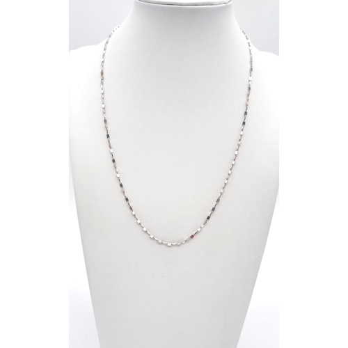 402 - 9k white gold fancy link 18 inch chain, weighs 3.1g