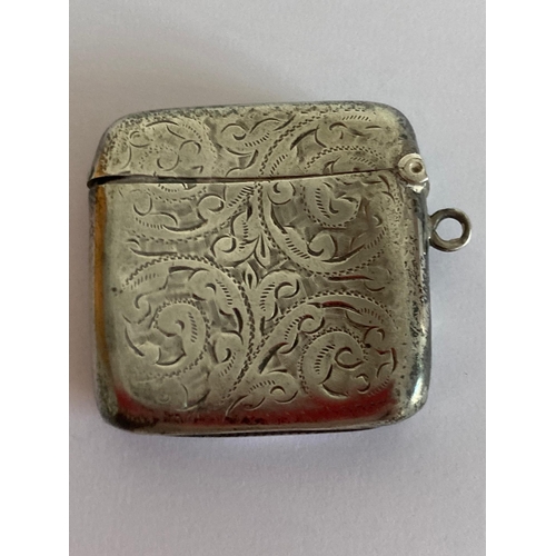 595 - Antique SILVER VESTA , having clear Hallmark for Joseph Gloster, Birmingham 1900. Patterned engravin... 