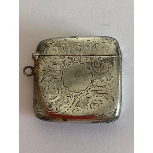 595 - Antique SILVER VESTA , having clear Hallmark for Joseph Gloster, Birmingham 1900. Patterned engravin... 