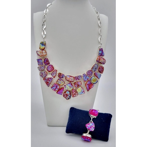 273 - A very peculiar and mesmerising quartz with titanium oxide coating necklace and bracelet set. Neckla... 