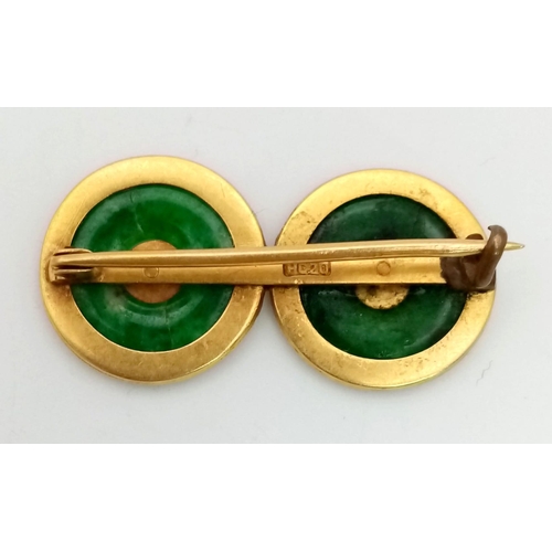 528 - High Quality Oriental Gold, 20k, Antique Chinese Jade Brooch. Weighs 6.2G