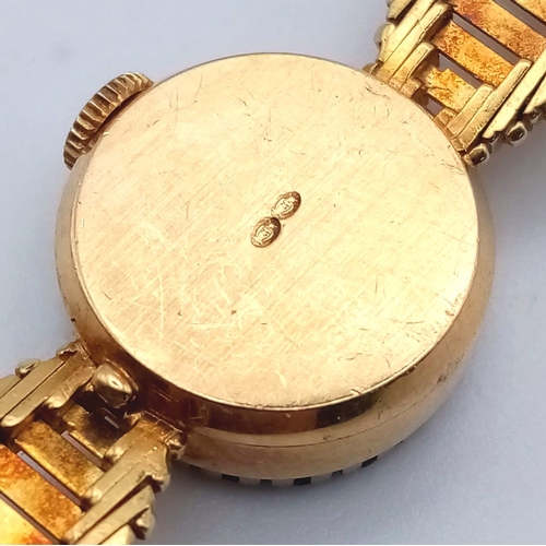 339 - A Vintage Patek Phillipe 18k Gold and Diamond Ladies watch. Gold bracelet and case - 16mm diameter. ... 