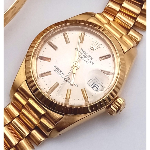 52 - A Gold Rolex Oyster Perpetual Datejust Ladies Watch. Gold bracelet and case - 26mm. Automatic moveme... 