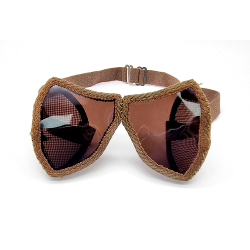 433 - A pair of WW2 German Afrika Corps Dust/Wind/Sand Protection Goggles. The goggles having dark plastic... 