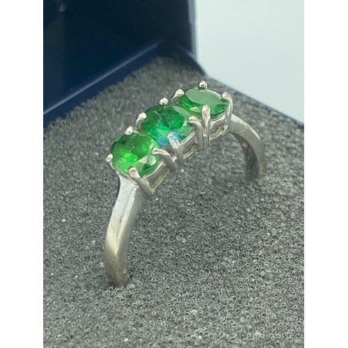 539 - 9 carat WHITE  GOLD TOURMALINE TRILOGY RING, having three Emerald Green  gemstones set to top. 2.2 g... 