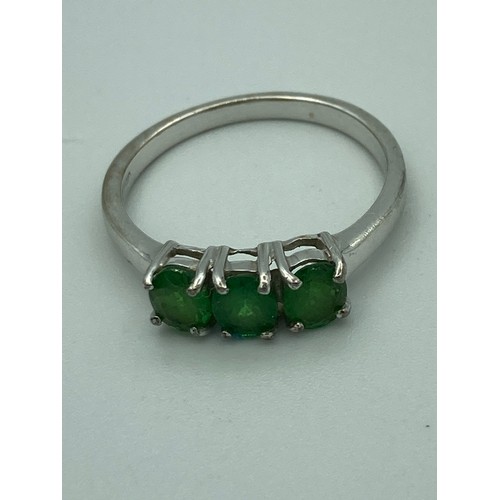 539 - 9 carat WHITE  GOLD TOURMALINE TRILOGY RING, having three Emerald Green  gemstones set to top. 2.2 g... 