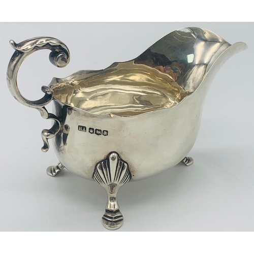 493 - An Antique 925 Silver Gravy/Condiment Boat. Hallmarks for Sheffield 1918. 14cm length. 133.2g.