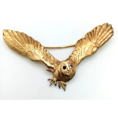 17 - A Fabulous 9K Yellow Gold and Sapphire-Eyed Vintage Owl Brooch. In mid-swoop! 7cm wingspan. 9.93g